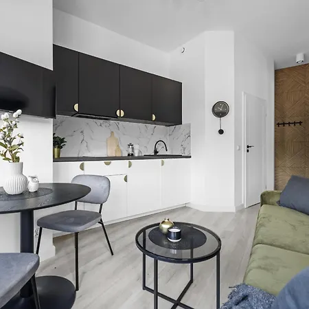 Hello Avenue Apartment *