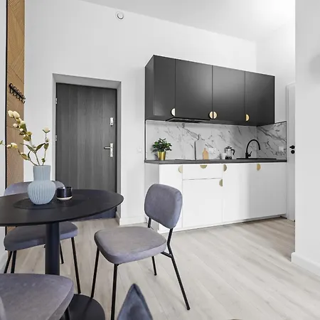 Hello Avenue Apartment *